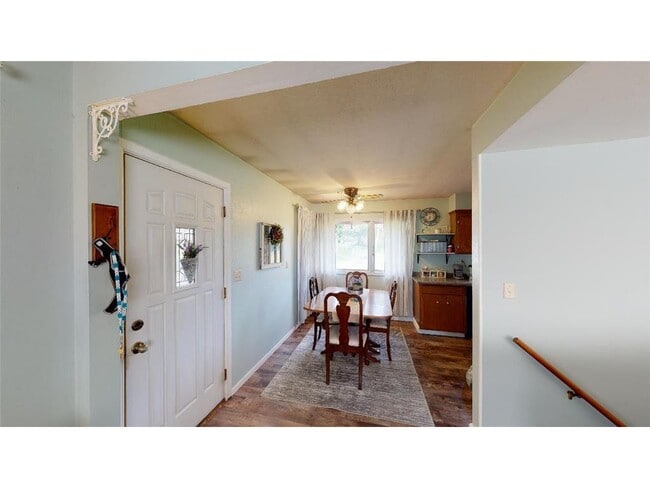 Building Photo - 204 N Blackman Ave