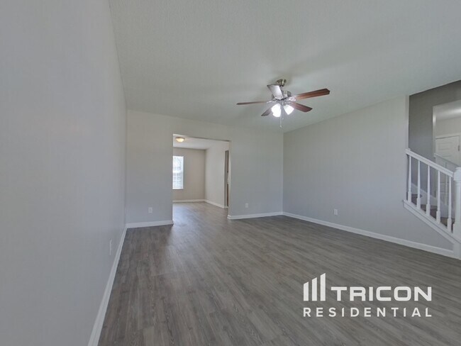 Building Photo - 482 Fox Trot Dr