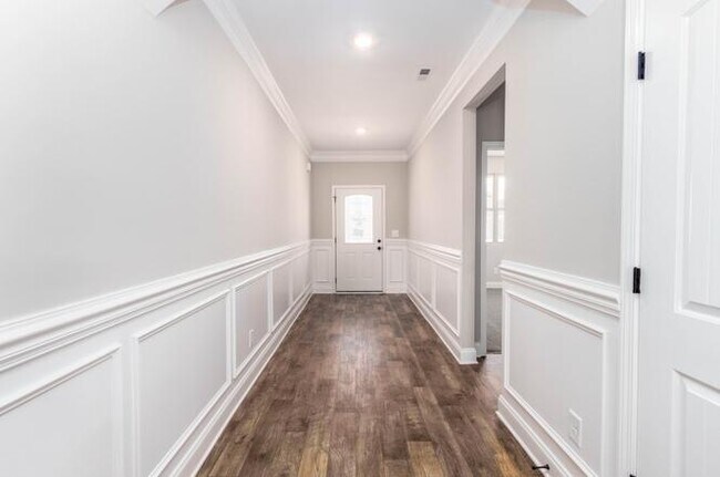 Building Photo - 2223 Viking Ct
