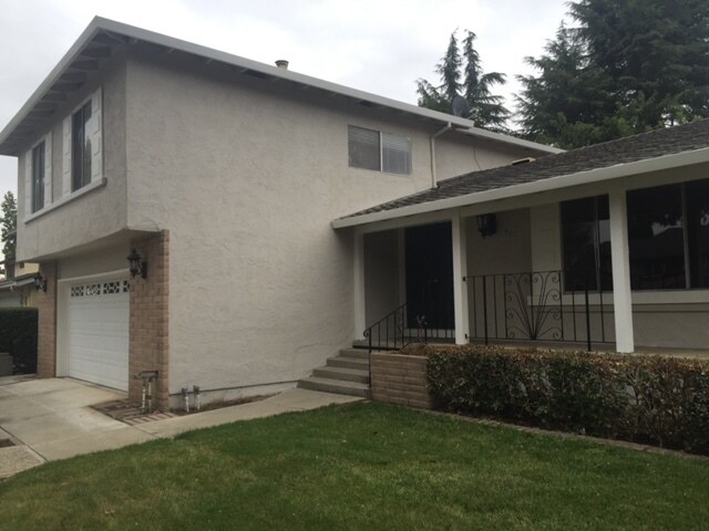 Front - 716 W 9th St