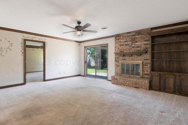 Building Photo - 5620 Granada Dr