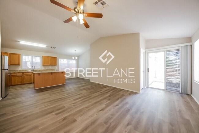 Foto del edificio - NOW OFFERING HALF OFF FIRST FULL MONTH!