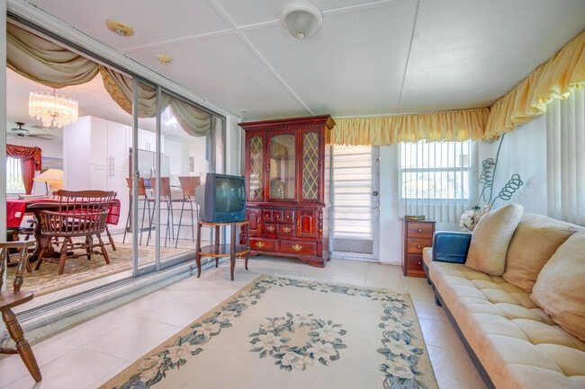 Building Photo - 280 NW 207th St