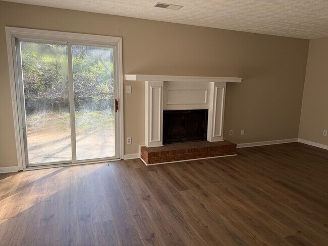 Foto del edificio - 5096-5098 Farm Valley Dr