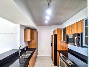 Building Photo - 2775 NE 187th St