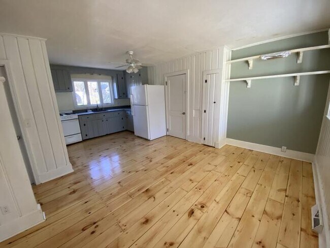 Building Photo - 2 bedroom in Wareham MA 02558