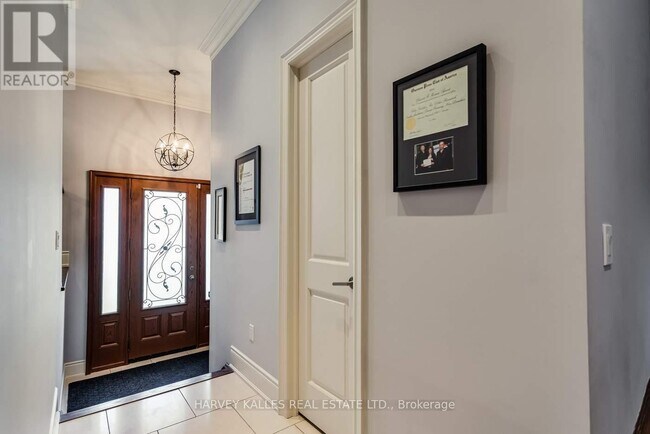 Photo du bâtiment - 149 Bannockburn Ave