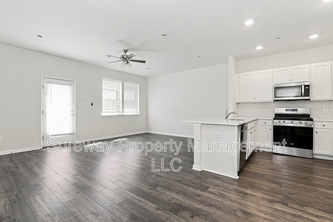 Building Photo - 336 Mazzeo Dr