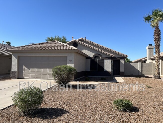 Building Photo - 3920 E Redfield Ct