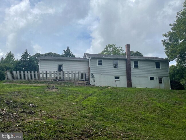 Building Photo - 3834 Sixes Rd