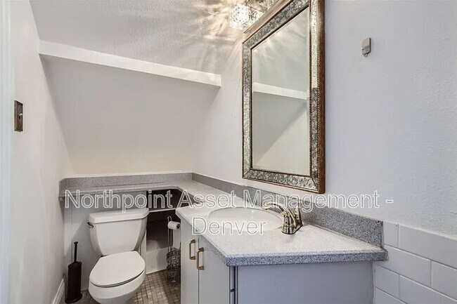 Foto del edificio - Newly Renovated Single Family Home | 1 BR/1BA | Fireplace!
