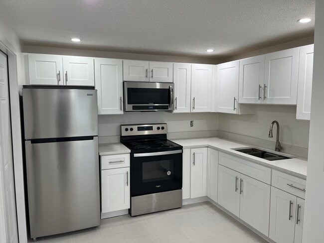 Building Photo - 1511 Suponic Ave