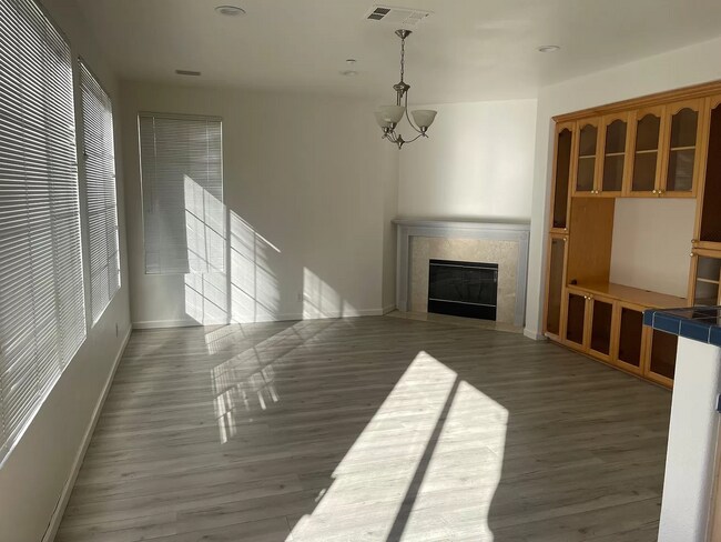 Building Photo - 30743 Knight Ct