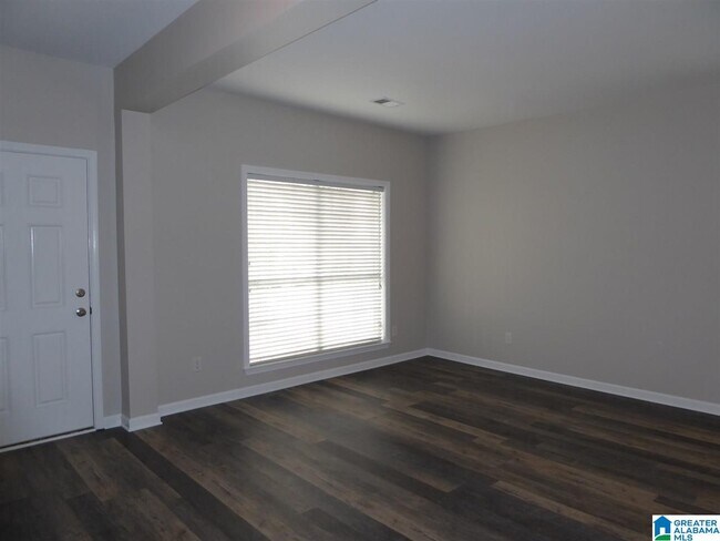 Foto del edificio - 2419 Forest Lakes Ln