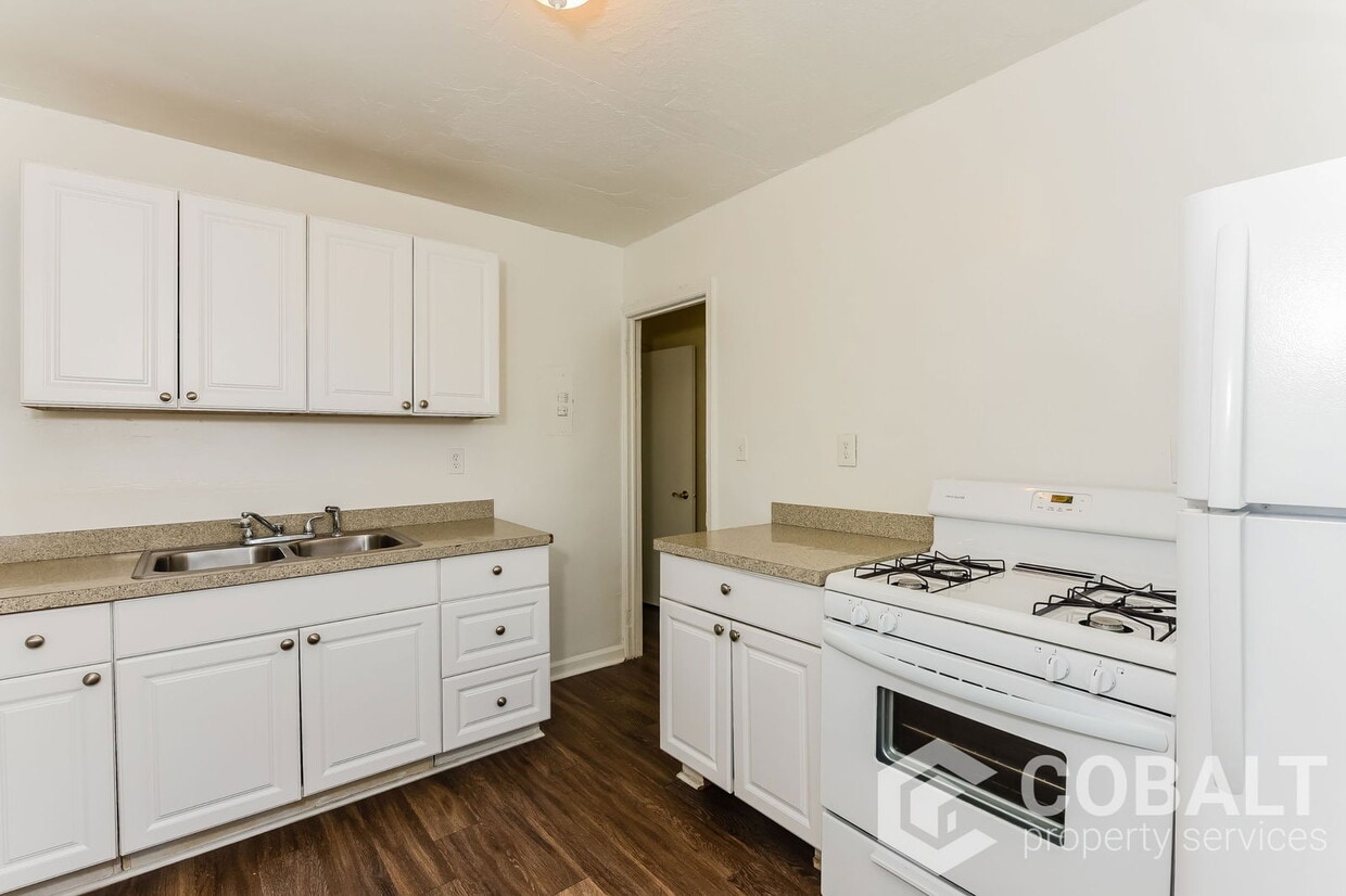 Photo - 1982 Rockledge Rd Ne