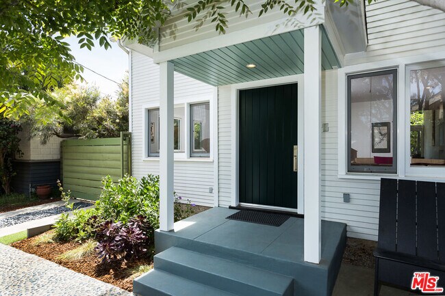Building Photo - 2630 Highland Ave