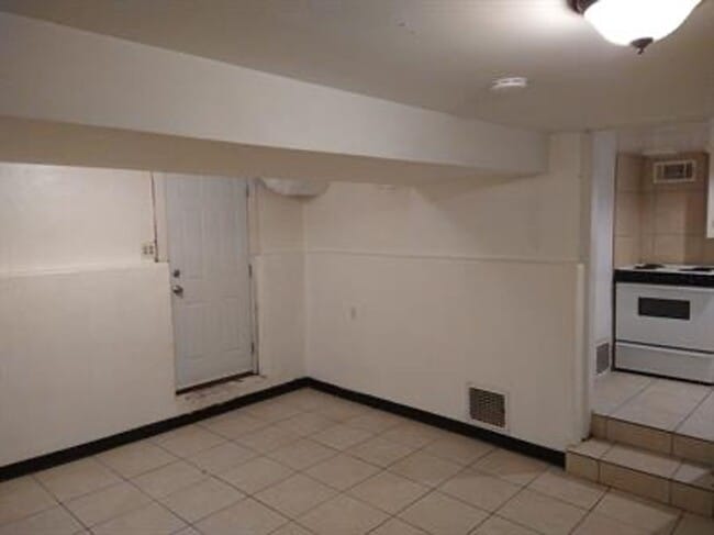 Building Photo - 785 28th St