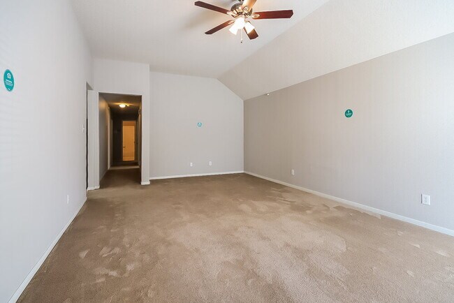 Foto del edificio - 18407 Knob Hill Lake Ln