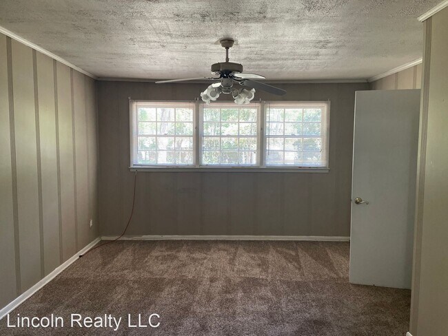 Foto del edificio - 3 br, 1.5 bath House - 706 E. Cranford Ave *
