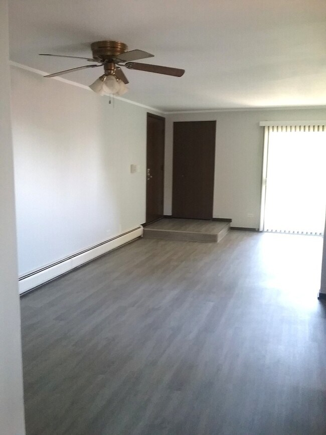 Foto del edificio - 5906 Corey Ln