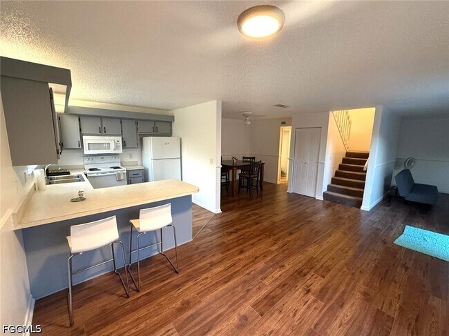 Foto del edificio - 1406 Park Shore Cir