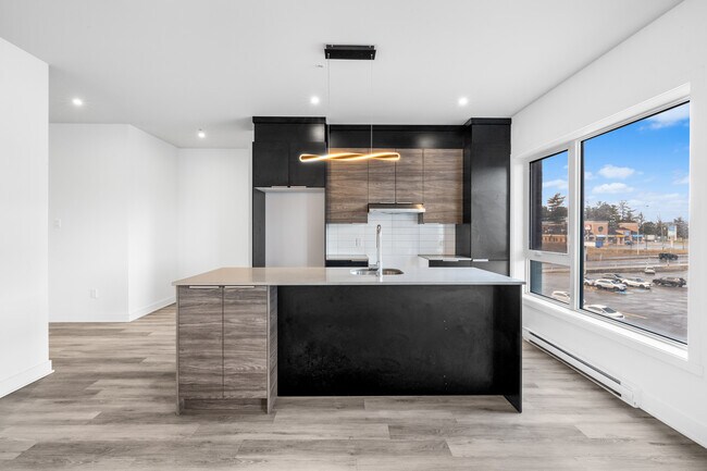 Building Photo - 1441 Ch Gascon