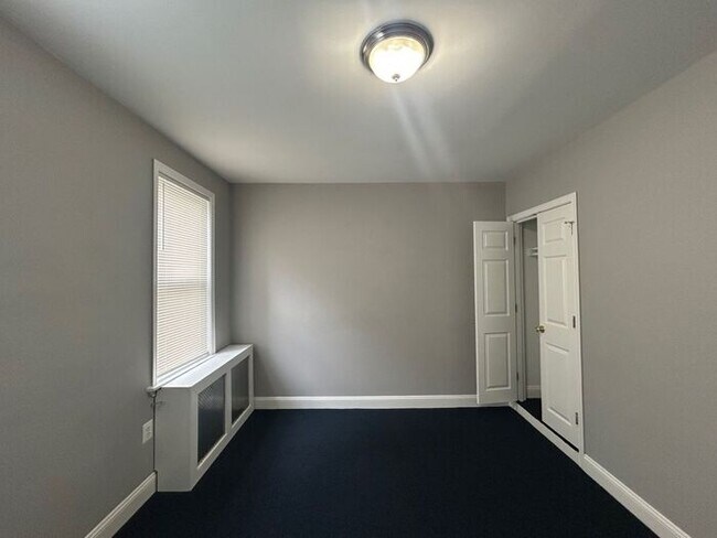 Building Photo - 2 Bedroom Move in Special - $99 Security Deposit