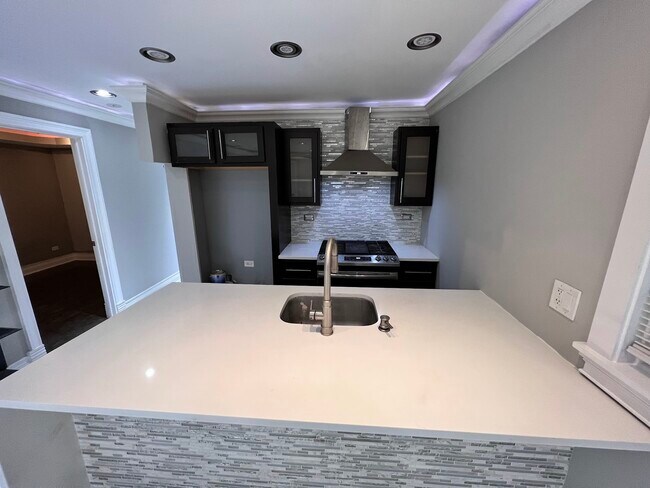 Foto del edificio - 3335 N Kenneth Ave