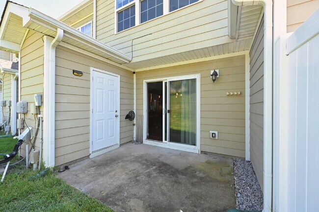 Foto del edificio - Minutes to Nashville! Stylish 2BR/2.5BA Goodlettsville Townhome