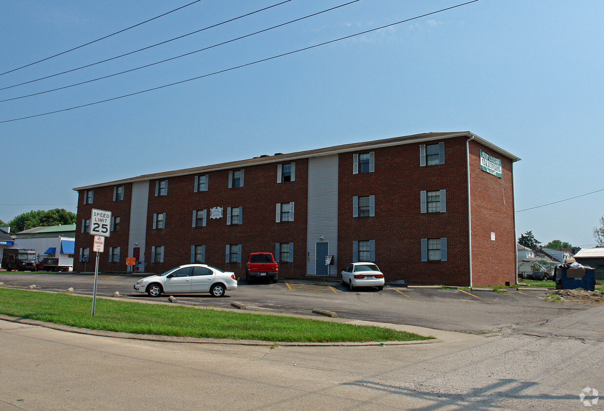 Foto del edificio - Colonial Square Apartments