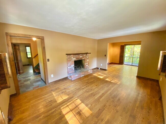Foto del edificio - 1031 Howe Ave