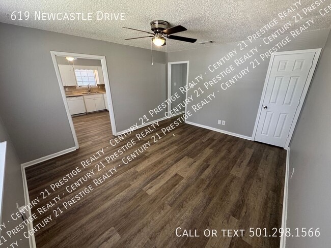 Building Photo - 619 Newcastle Dr