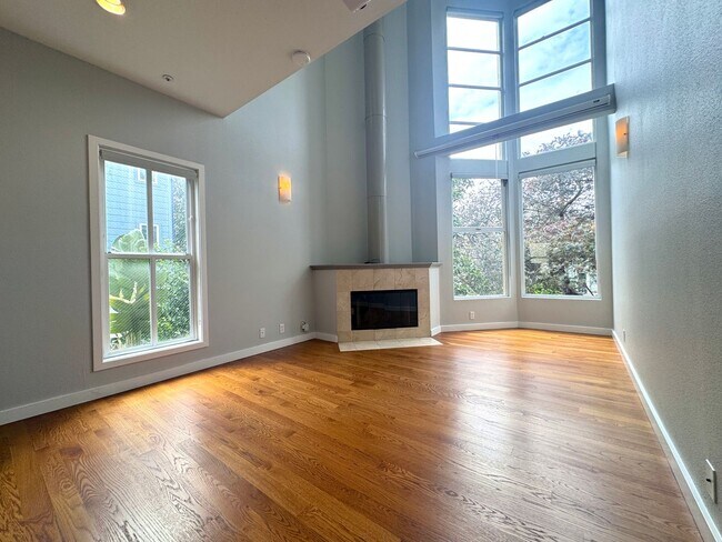Foto del edificio - Mission / Potrero: 2 Bed/2 Bath Tri-Level ...