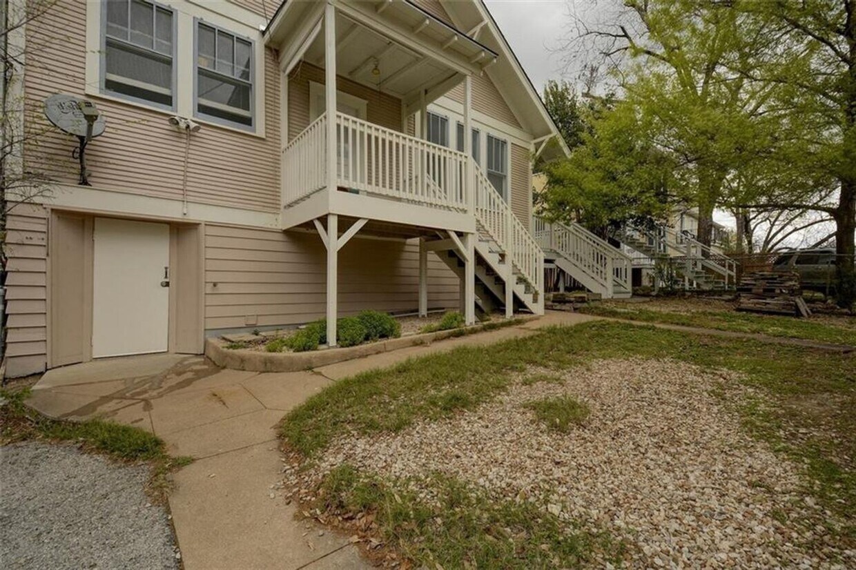 Photo - 601 Bellevue Pl Unit A