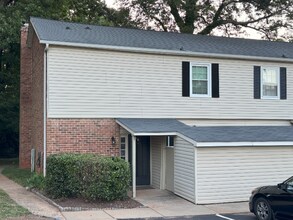 Building Photo - 5917 Quail Hollow Rd