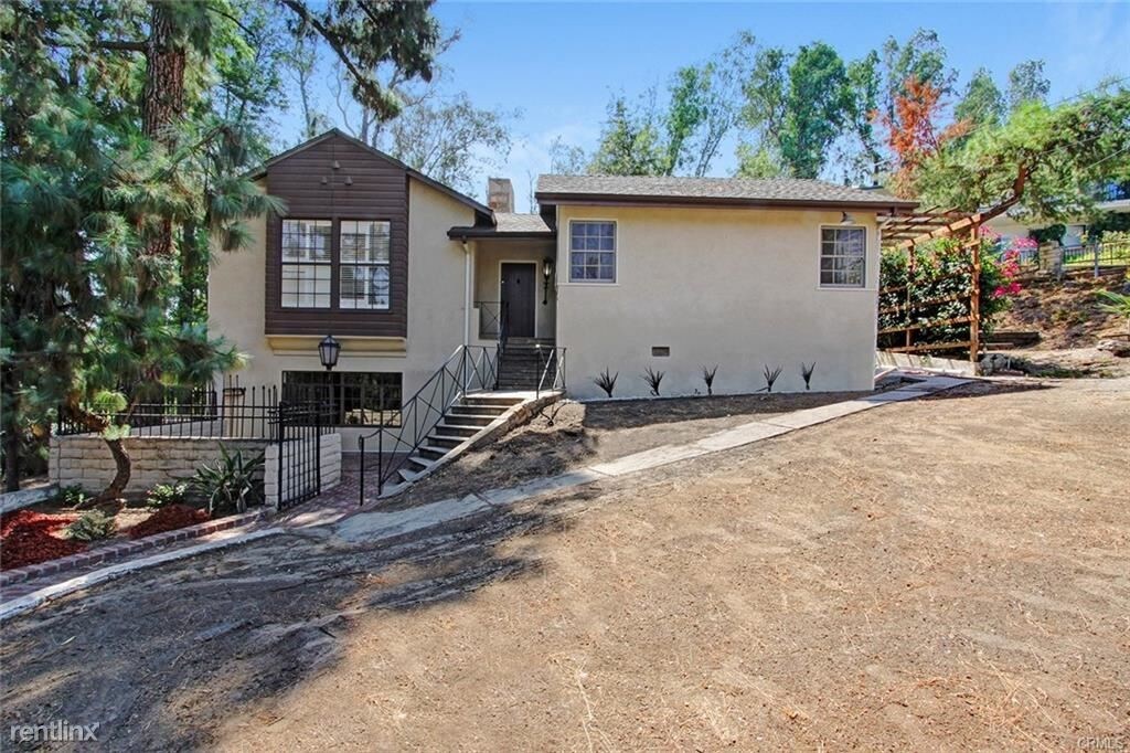 Foto principal - 10026 McBroom St
