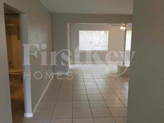Foto del edificio - 980 NW 182nd St