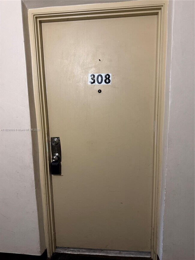 Foto del edificio - 4046 NW 19th St