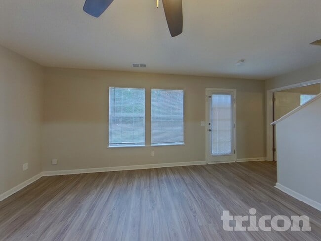 Foto del edificio - 2048 Lake Carolina Dr