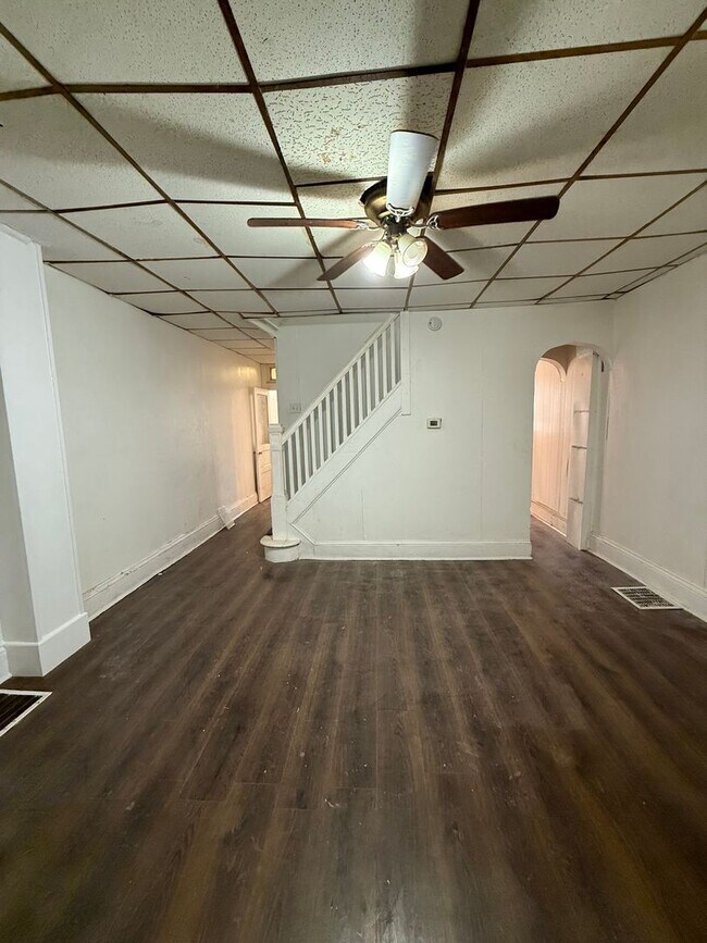 Foto del edificio - Nice size house for rent freshly done