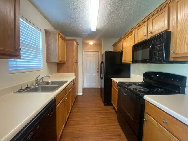 Building Photo - PRE-LEASING FOR AUGUST 2026!