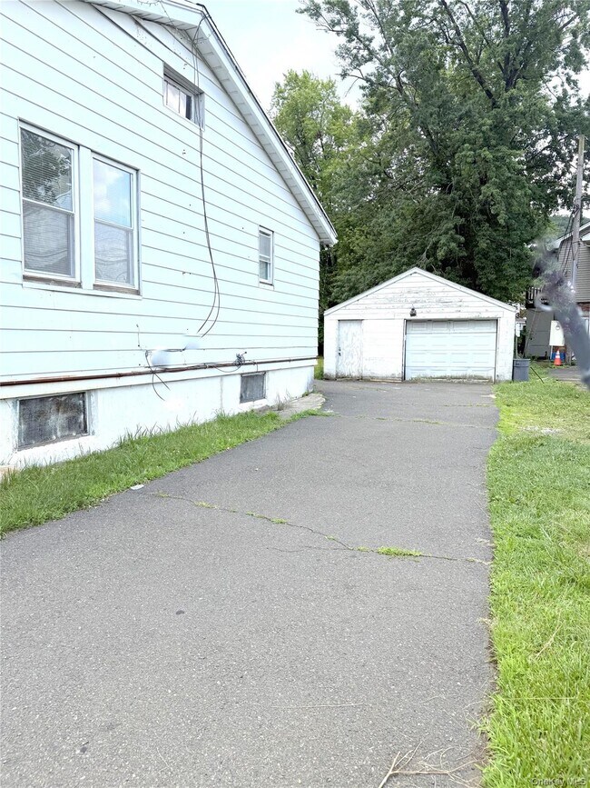 Foto del edificio - 135 Ramapo Rd