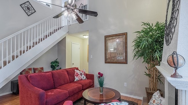 Interior Photo - MAA Balcones Woods