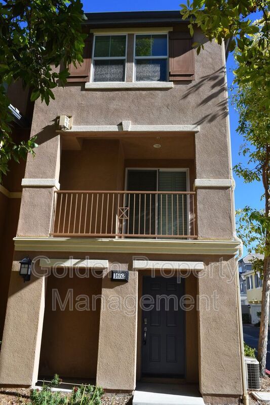 Building Photo - 1652 Hickory Nut Pl
