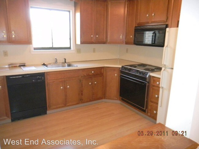 Building Photo - 938 Cold Spring Rd