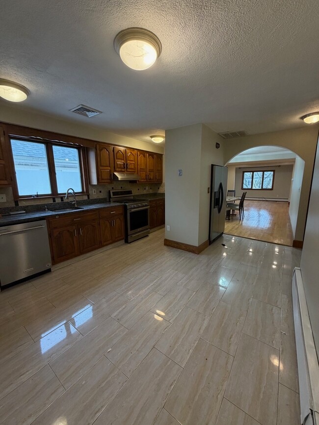 Building Photo - 33 Lafayette St