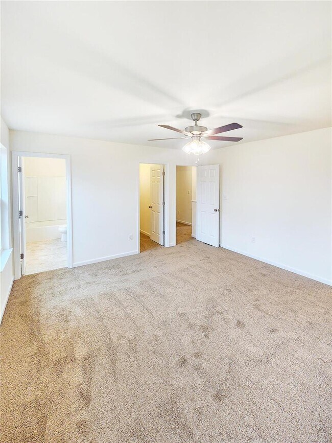 Foto del edificio - 135 Day Lily Ln