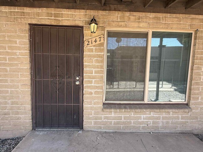Foto del edificio - 2147 S Winstel Ave