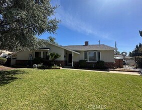 Building Photo - 244 Roundup Rd