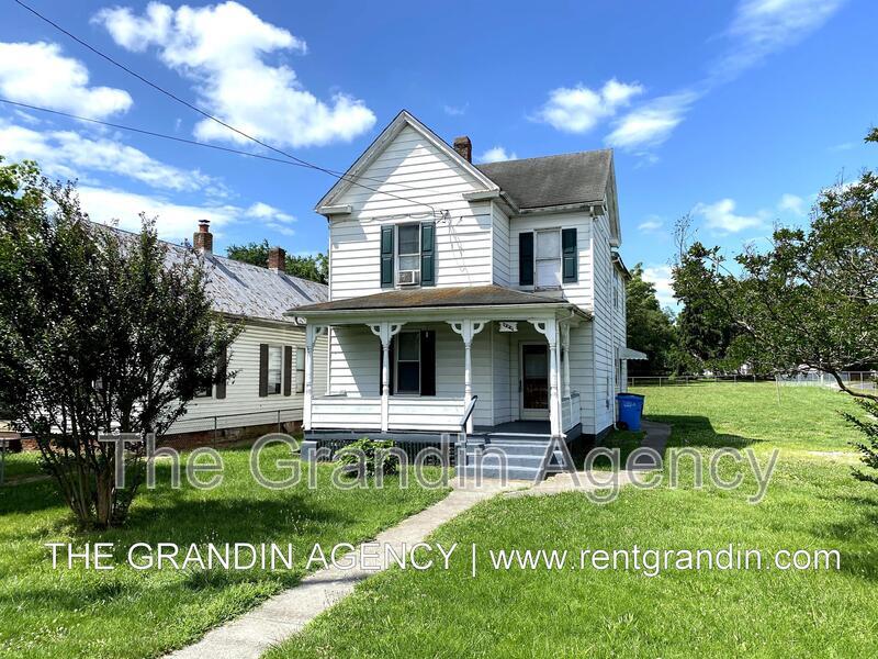 Primary Photo - 909 13th Street SE